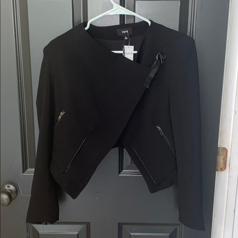 Fate Crop Zipper pocket blazer